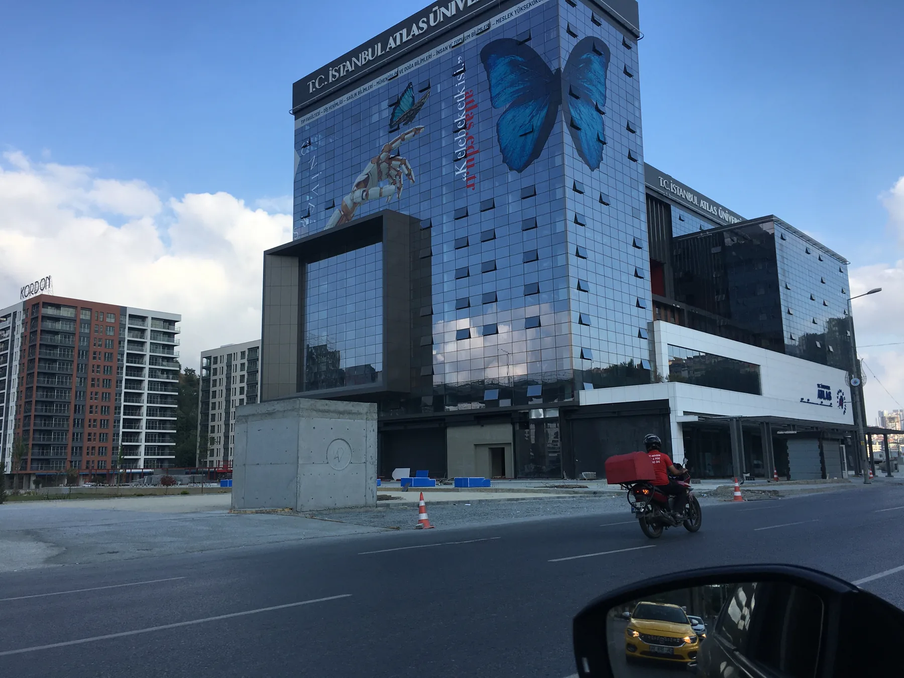 İstanbul Atlas University campus 1